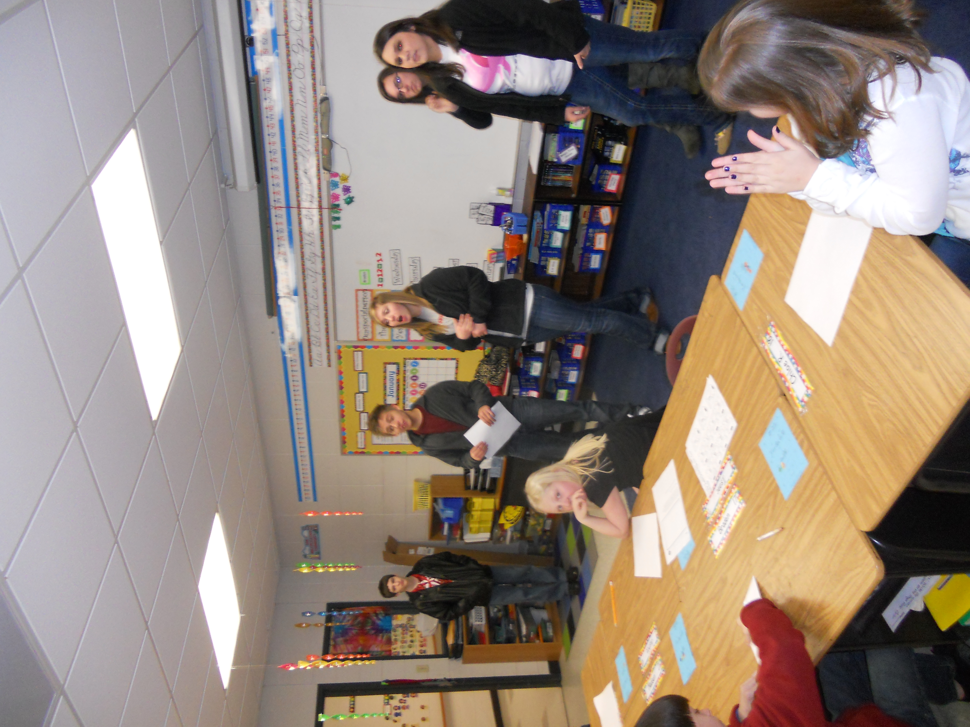 AP Spanish classes teach elementary students